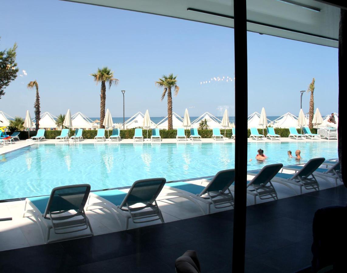 Hotel Luxury Premium Finese Golem  Exterior foto